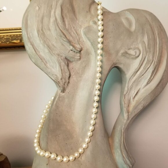 Vintage Signed Monet Champagne Ivory Knotted Faux Pearls - Picture 1 of 7